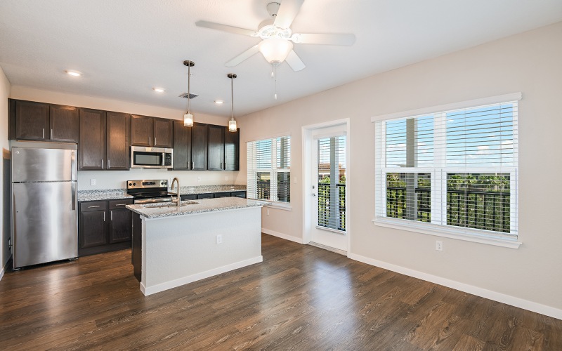 Pet-friendly apartments in Orlando, FL | Parkside at Avalon Park